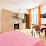בית הארחה Casa Antonella 3*