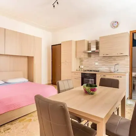 Casa Antonella 3* تْرابْيا