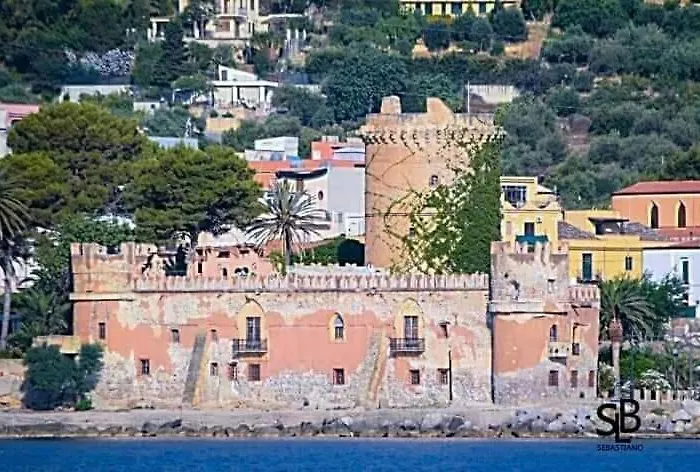 Casa Antonella بيت ضيافة 3*